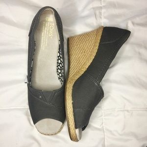 TOMS Gray and Tan Wedges, Size W8.5
